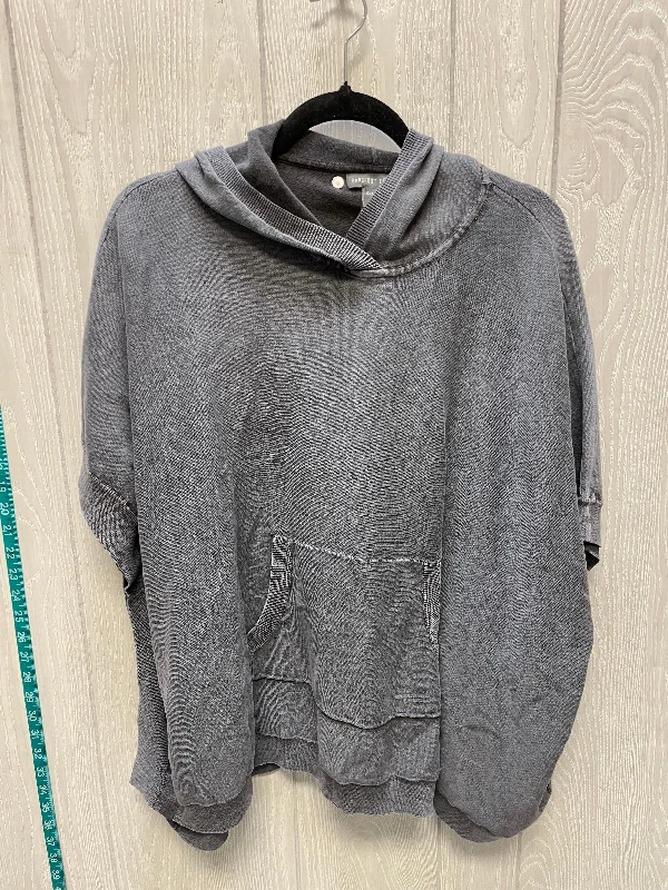 Sweatshirt Hoodie By Barefoot Dreams In Grey, Size: M